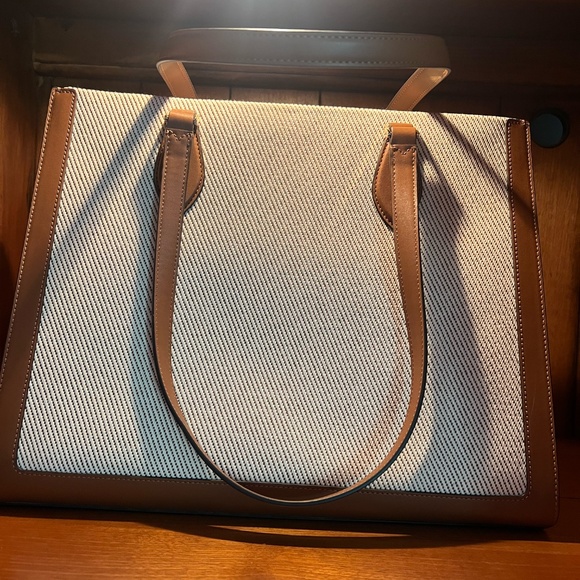 Kate Spade Hand Bag - Picture 3 of 6